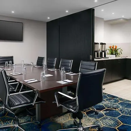 Doubletree By Hilton New York Times Square South 